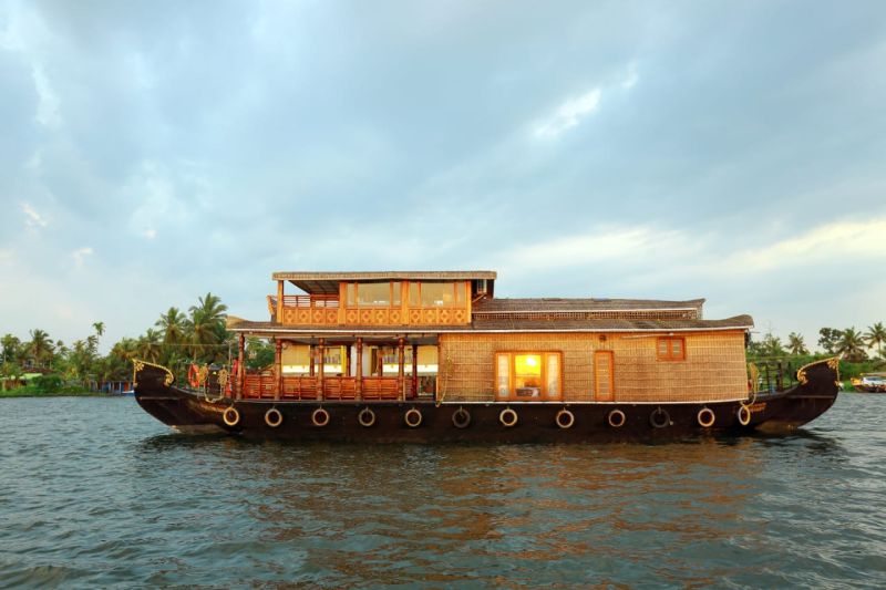 Houseboat cover