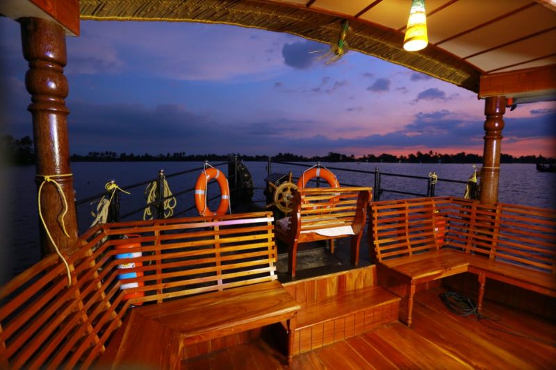 Houseboat image