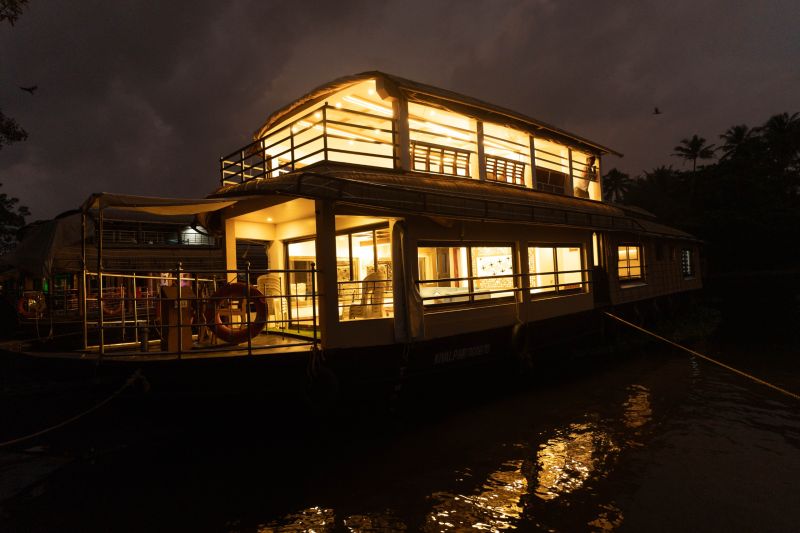 Houseboat cover