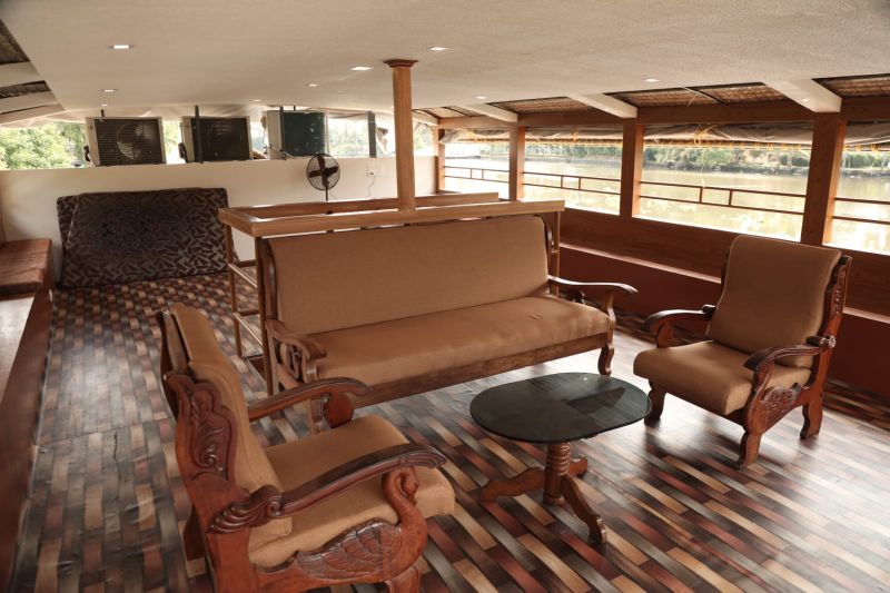 Houseboat image