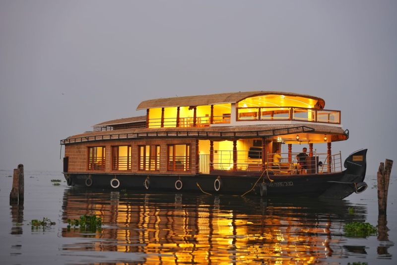 Houseboat cover