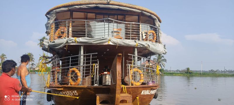 Houseboat image