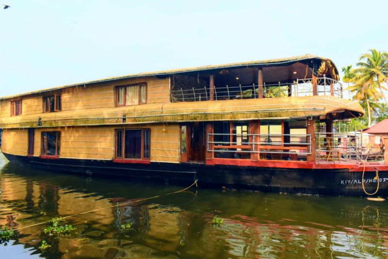 Houseboat image