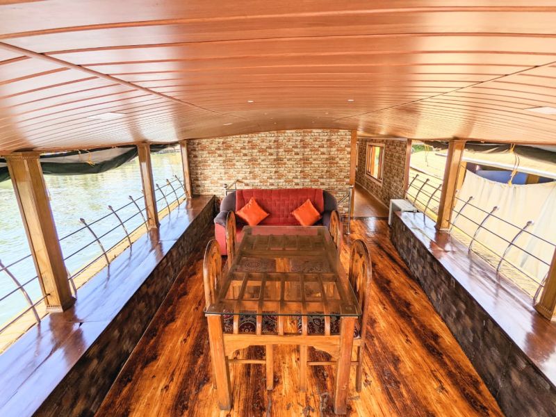 Houseboat image