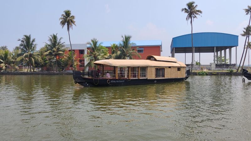 Houseboat image