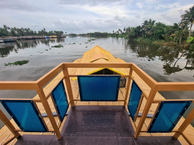 Houseboat image