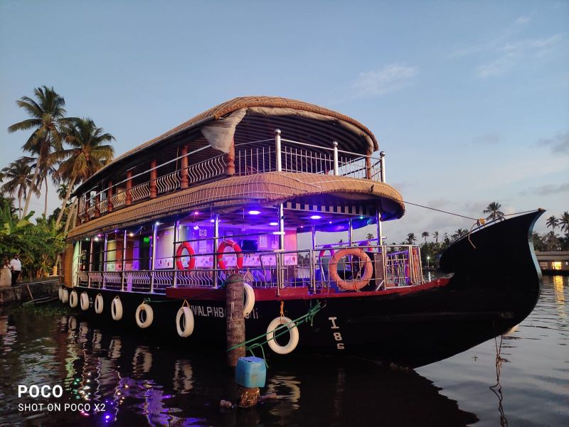 Houseboat cover