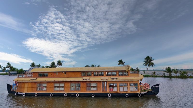 Houseboat image