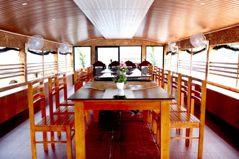 Houseboat image